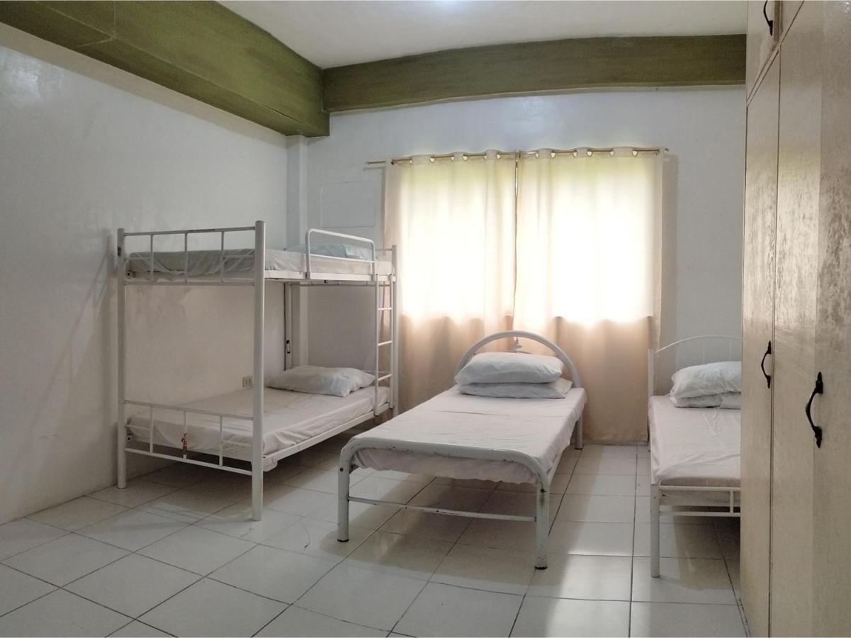 Отель Oyo 800 Ddd Habitat Dormtel Баколод Экстерьер фото
