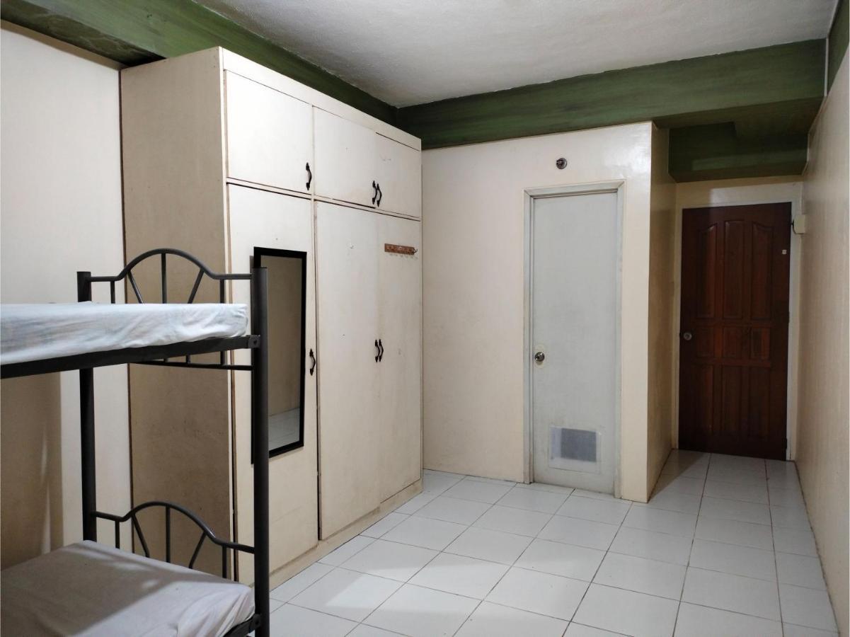 Отель Oyo 800 Ddd Habitat Dormtel Баколод Экстерьер фото