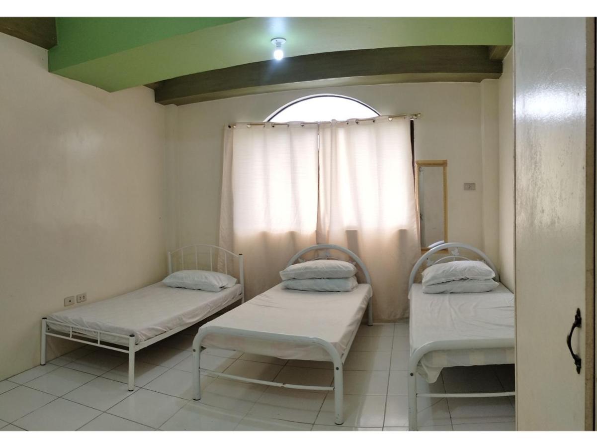 Отель Oyo 800 Ddd Habitat Dormtel Баколод Экстерьер фото