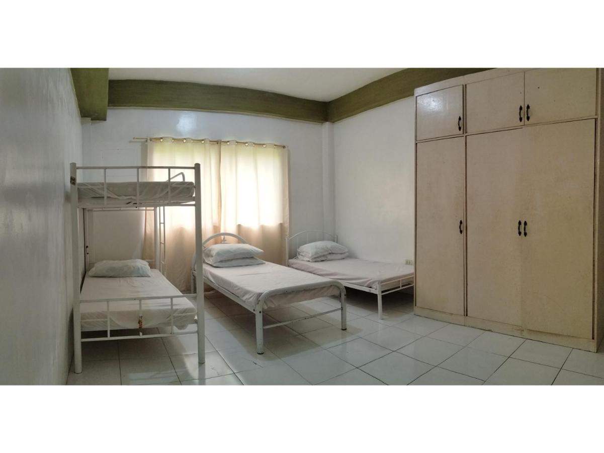 Отель Oyo 800 Ddd Habitat Dormtel Баколод Экстерьер фото