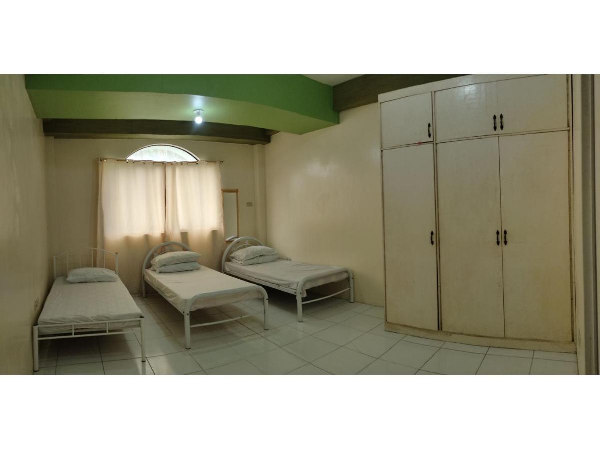 Отель Oyo 800 Ddd Habitat Dormtel Баколод Экстерьер фото