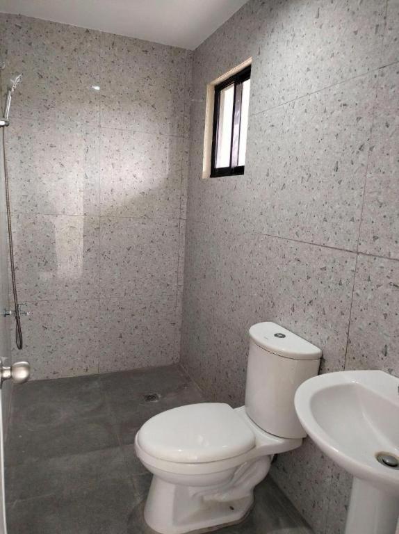 Отель Oyo 800 Ddd Habitat Dormtel Баколод Экстерьер фото