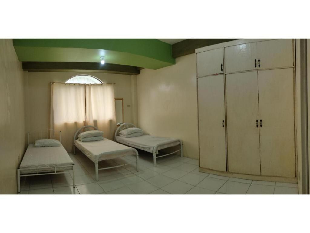 Отель Oyo 800 Ddd Habitat Dormtel Баколод Экстерьер фото