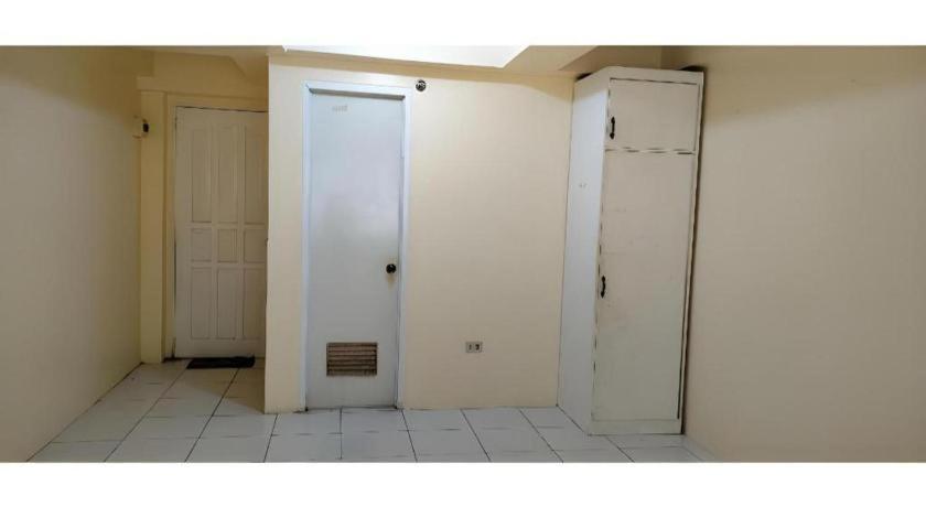 Отель Oyo 800 Ddd Habitat Dormtel Баколод Экстерьер фото