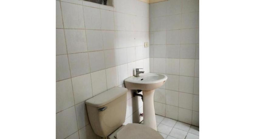 Отель Oyo 800 Ddd Habitat Dormtel Баколод Экстерьер фото