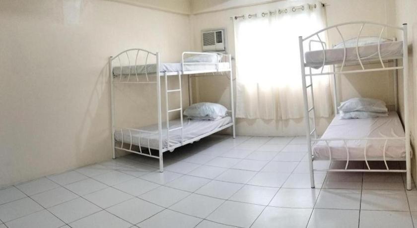 Отель Oyo 800 Ddd Habitat Dormtel Баколод Экстерьер фото