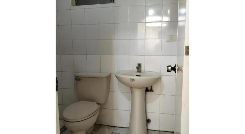 Отель Oyo 800 Ddd Habitat Dormtel Баколод Экстерьер фото