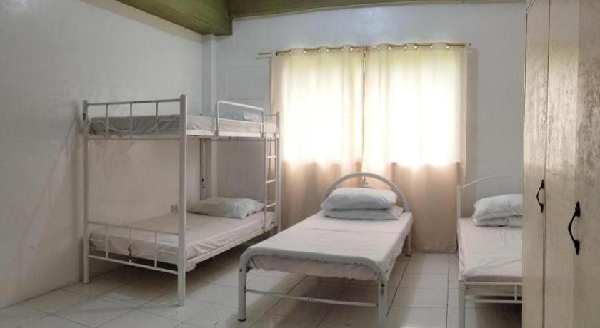 Отель Oyo 800 Ddd Habitat Dormtel Баколод Экстерьер фото